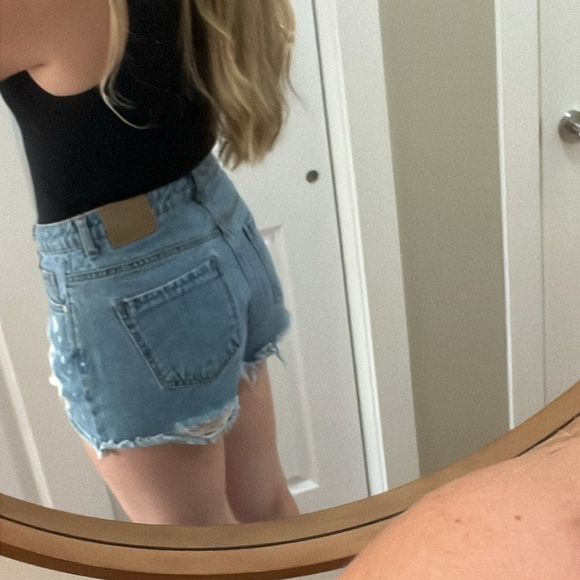 Shorts - Picture 3 of 4